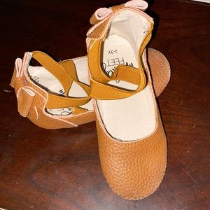 Monkey Feet ballet bow back flats. Cognac. Good condition.